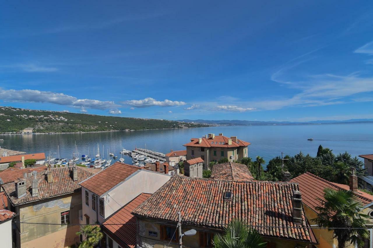 Apartments Pia Volosko, Opatija Exterior photo